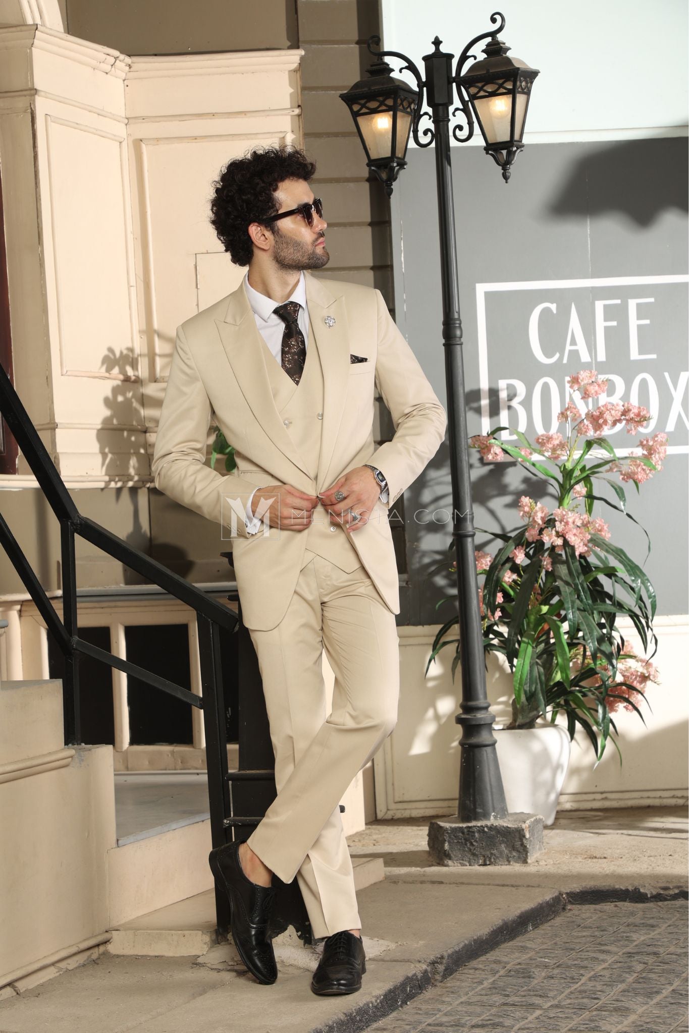 Beige 3-Piece Suit by Menista Single-Breasted, Modern Fit Men's Suit Beige 3-Piece Suit by Menista Single-Breasted, Modern Fit Men's Suit